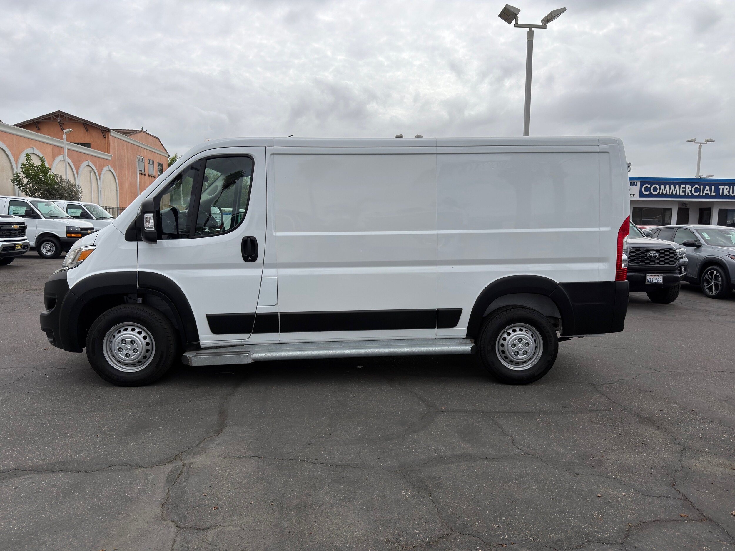 Used 2025 RAM ProMaster 2500 w/ U-Haul Equipment Group FWD image 5