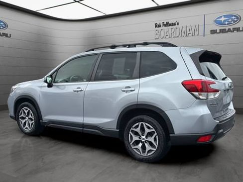 Used 2019 Subaru Forester Premium AWD/4WD image 8
