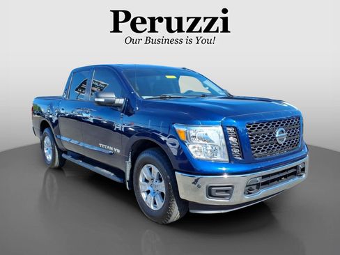 Used 2019 Nissan Titan SV w/ SV Convenience Package AWD/4WD image 1