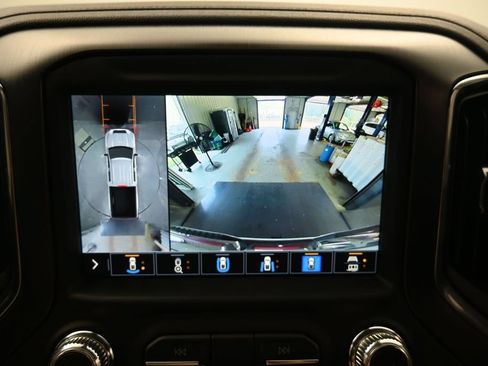 Used 2020 GMC Sierra 2500 AT4 w/ AT4 Premium Package AWD/4WD image 16