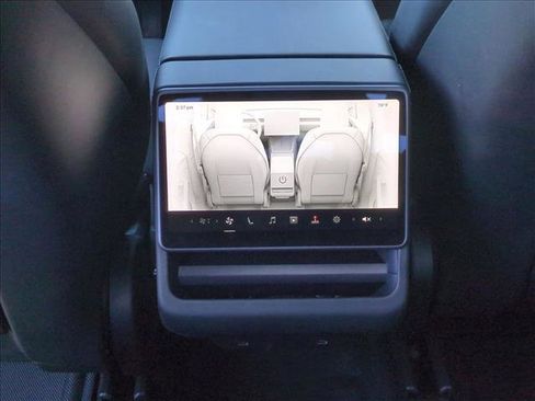 Used 2026 Tesla Model Y 2WD image 18