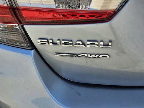 Used 2017 Subaru Impreza 2.0i Limited image 11