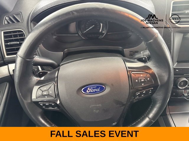 Used 2017 Ford Explorer XLT w/ Equipment Group 202A AWD/4WD image 31