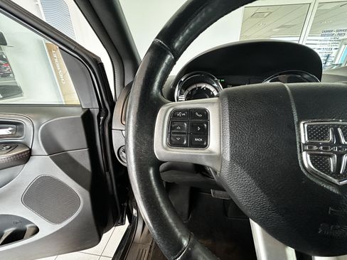 Used 2017 Dodge Grand Caravan GT FWD image 13