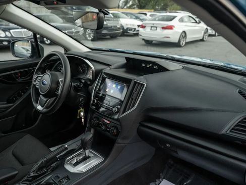 Used 2018 Subaru Impreza 2.0i Premium image 12