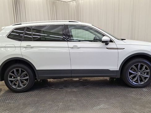 Used 2022 Volkswagen Tiguan SE AWD/4WD image 4