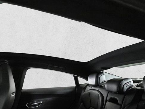 Used 2024 Audi e-tron GT Premium Plus image 20