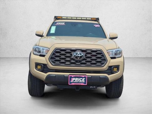 Used 2020 Toyota Tacoma TRD Off-Road w/ TRD Premium Off Road Package AWD/4WD image 2
