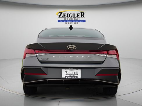 Certified 2024 Hyundai Elantra SEL w/ Convenience Package FWD image 6