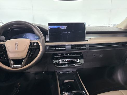 Used 2024 Lincoln Corsair FWD image 20