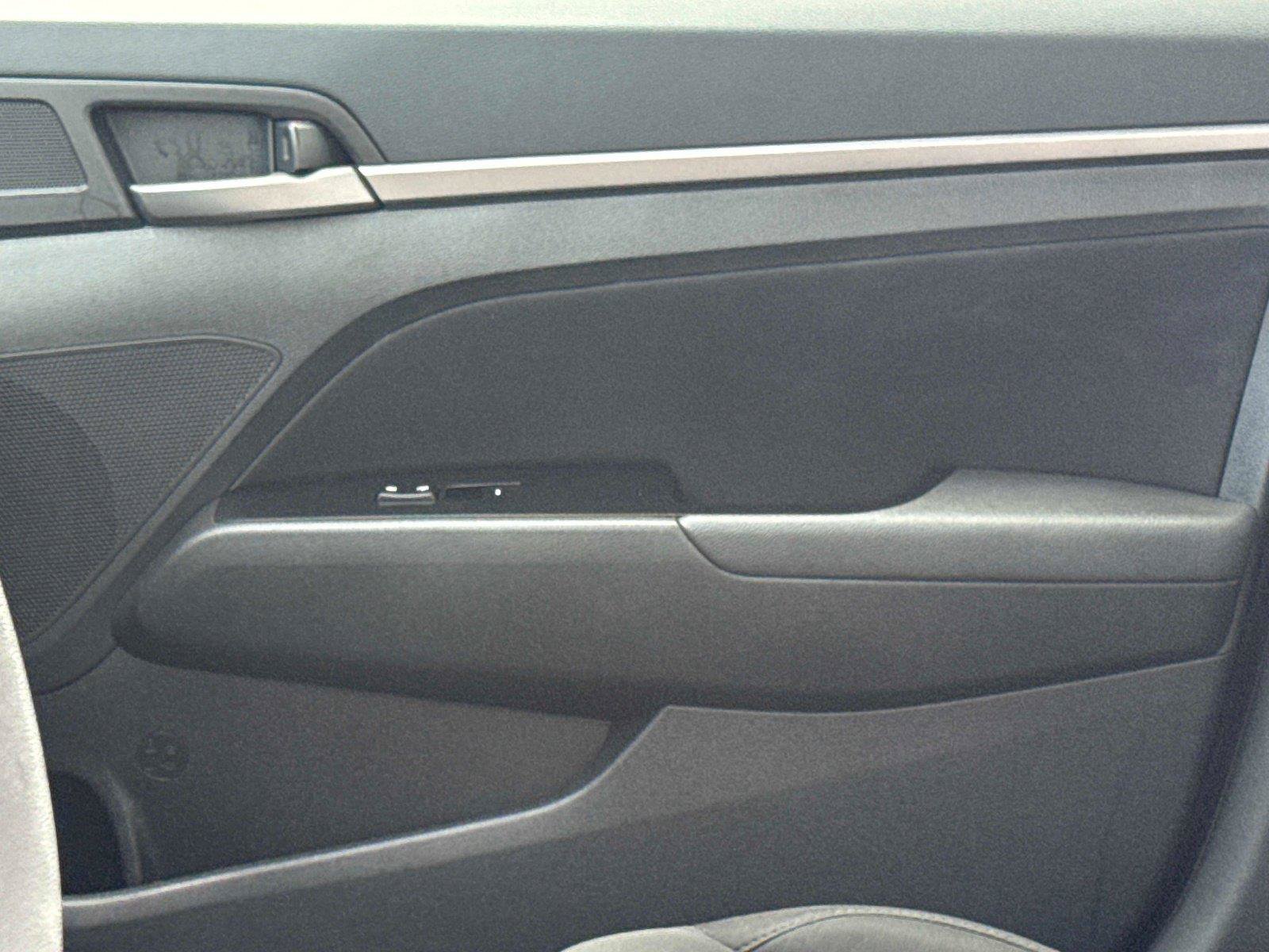 Used 2018 Hyundai Elantra SEL FWD image 19