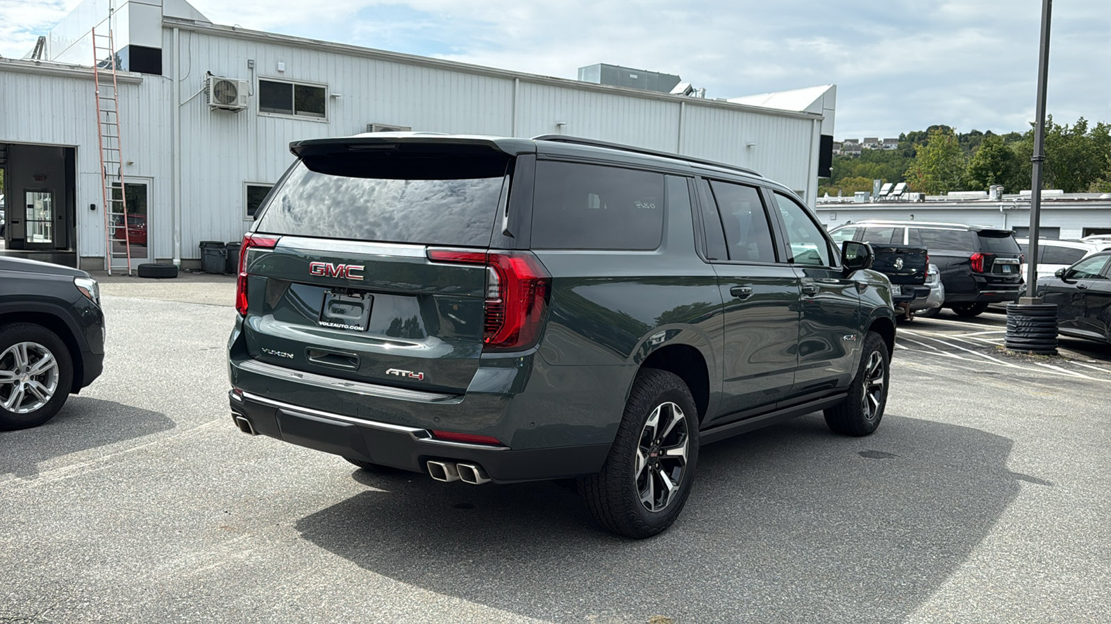 Certified 2026 GMC Yukon XL AT4 w/ AT4 Premium Plus Package AWD/4WD image 6