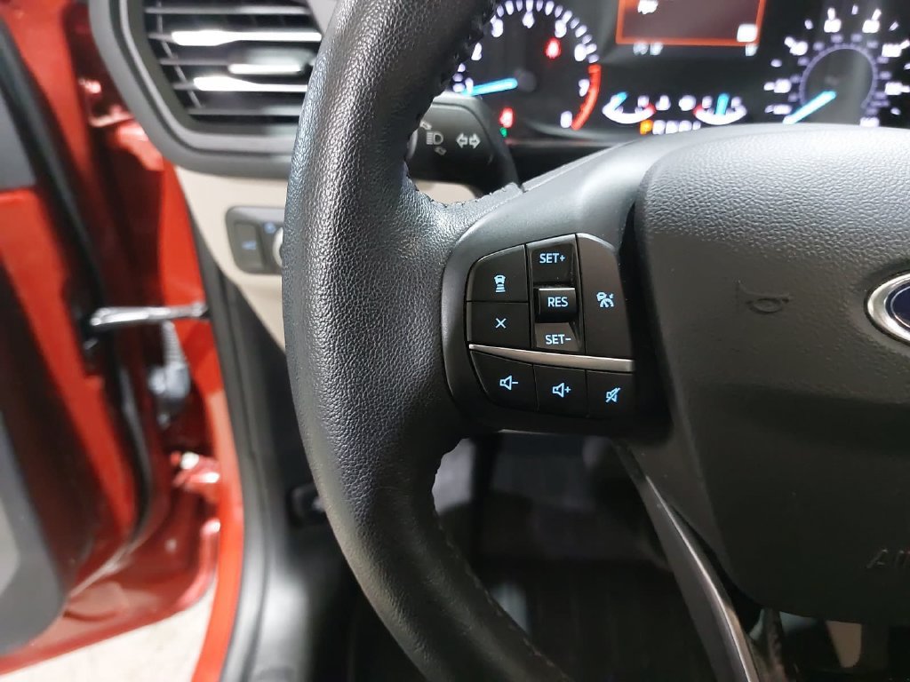 Used 2020 Ford Escape SEL FWD image 16