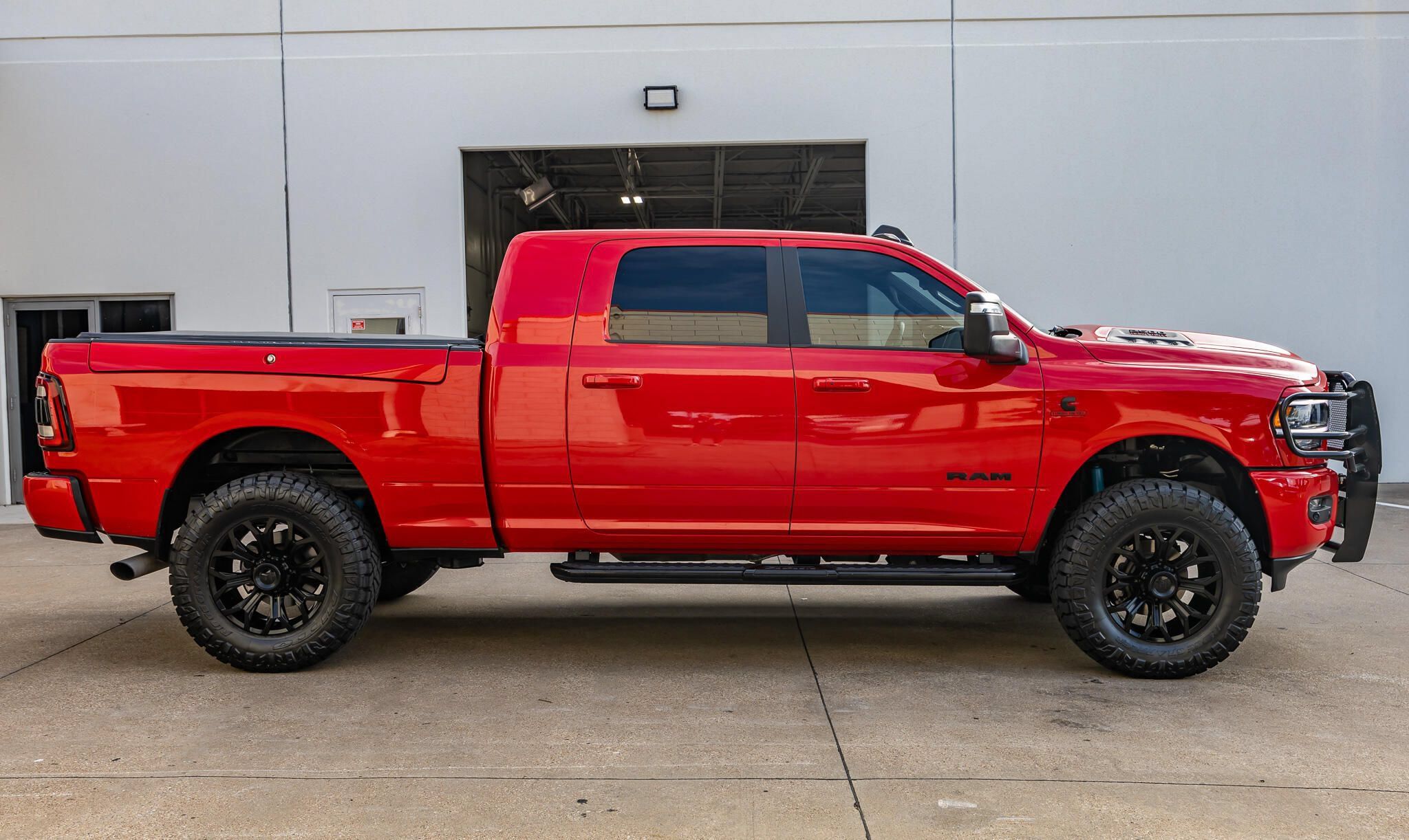 Used 2023 RAM 2500 Laramie AWD/4WD image 11