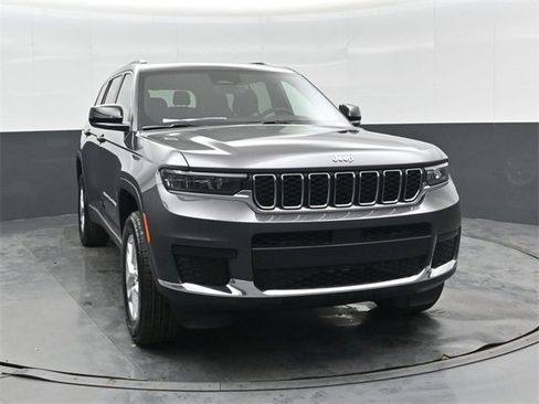 New 2025 Jeep Grand Cherokee L Laredo image 10