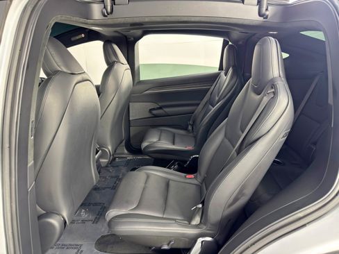 Used 2022 Tesla Model X image 43