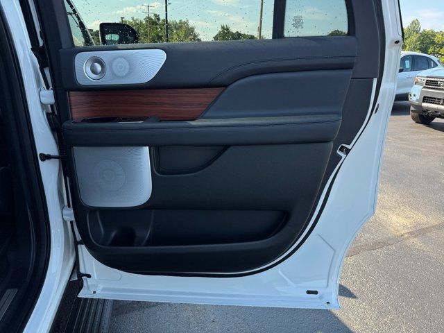 Used 2024 Lincoln Navigator L Reserve AWD/4WD image 26