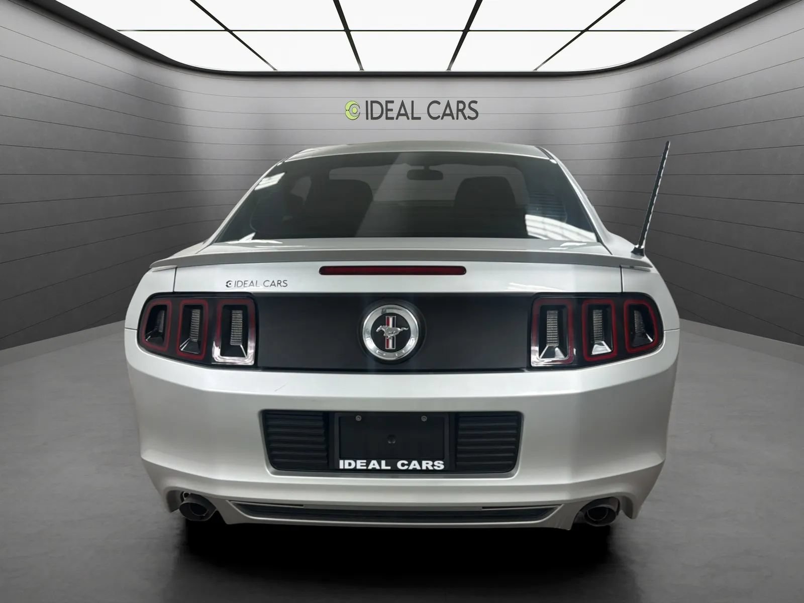 Used 2013 Ford Mustang Coupe RWD image 6