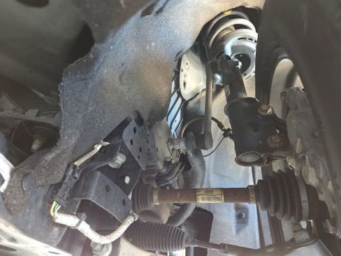 Used 2021 Ford Explorer Limited w/ Equipment Group 301A AWD/4WD image 98
