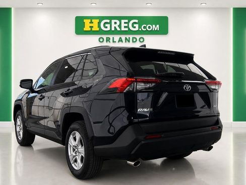 Used 2021 Toyota RAV4 XLE w/ Convenience Package FWD image 2
