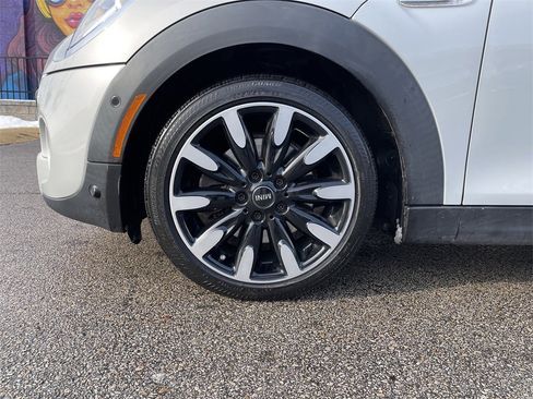 Used 2015 MINI Cooper S image 9