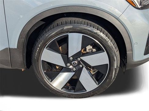 Used 2023 Volvo XC40 Recharge Ultimate image 18