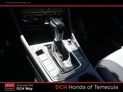 Used 2025 Volkswagen Jetta SE FWD image 11