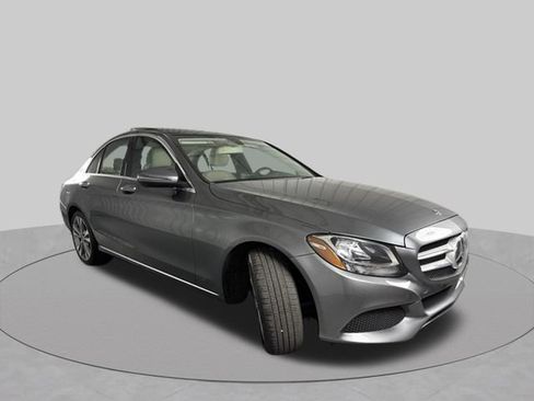 Used 2018 Mercedes-Benz C 300 Sedan image 4