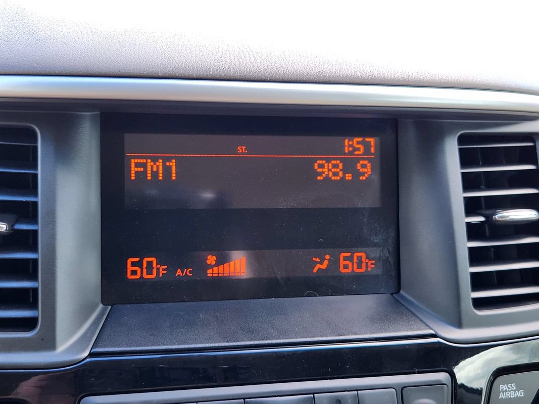 Used 2015 Nissan Pathfinder S AWD/4WD image 20