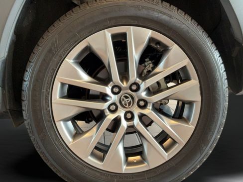 Certified 2022 Toyota RAV4 Limited AWD/4WD image 35