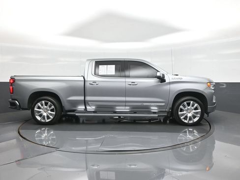 Used 2025 Chevrolet Silverado 1500 High Country w/ High Country Premium Package AWD/4WD image 8