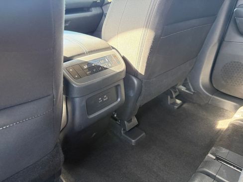 Used 2025 Nissan Pathfinder SV AWD/4WD image 25
