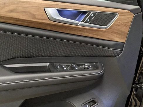 New 2026 Volkswagen Atlas SE image 10