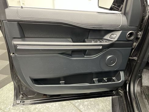 Used 2020 Ford Expedition XLT w/ Equipment Group 202A AWD/4WD image 8