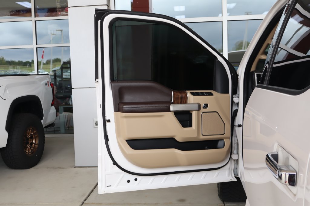 Used 2019 Ford F150 Lariat w/ Equipment Group 502A Luxury AWD/4WD image 12