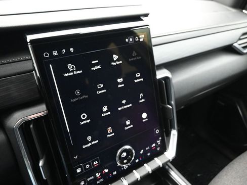 Used 2025 GMC Acadia Elevation image 13