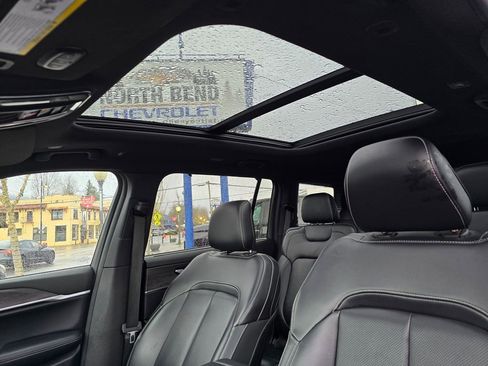 Used 2024 Jeep Grand Cherokee L Limited w/ Luxury Tech Group II image 24