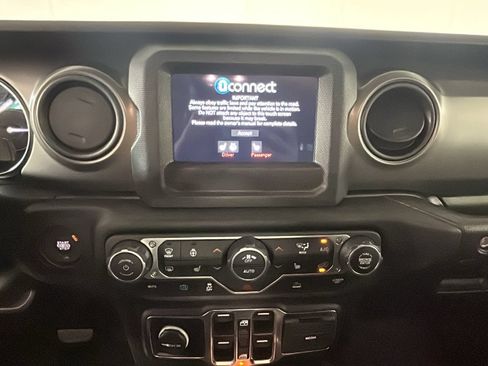 Used 2023 Jeep Wrangler Unlimited w/ Cold Weather Group AWD/4WD image 27