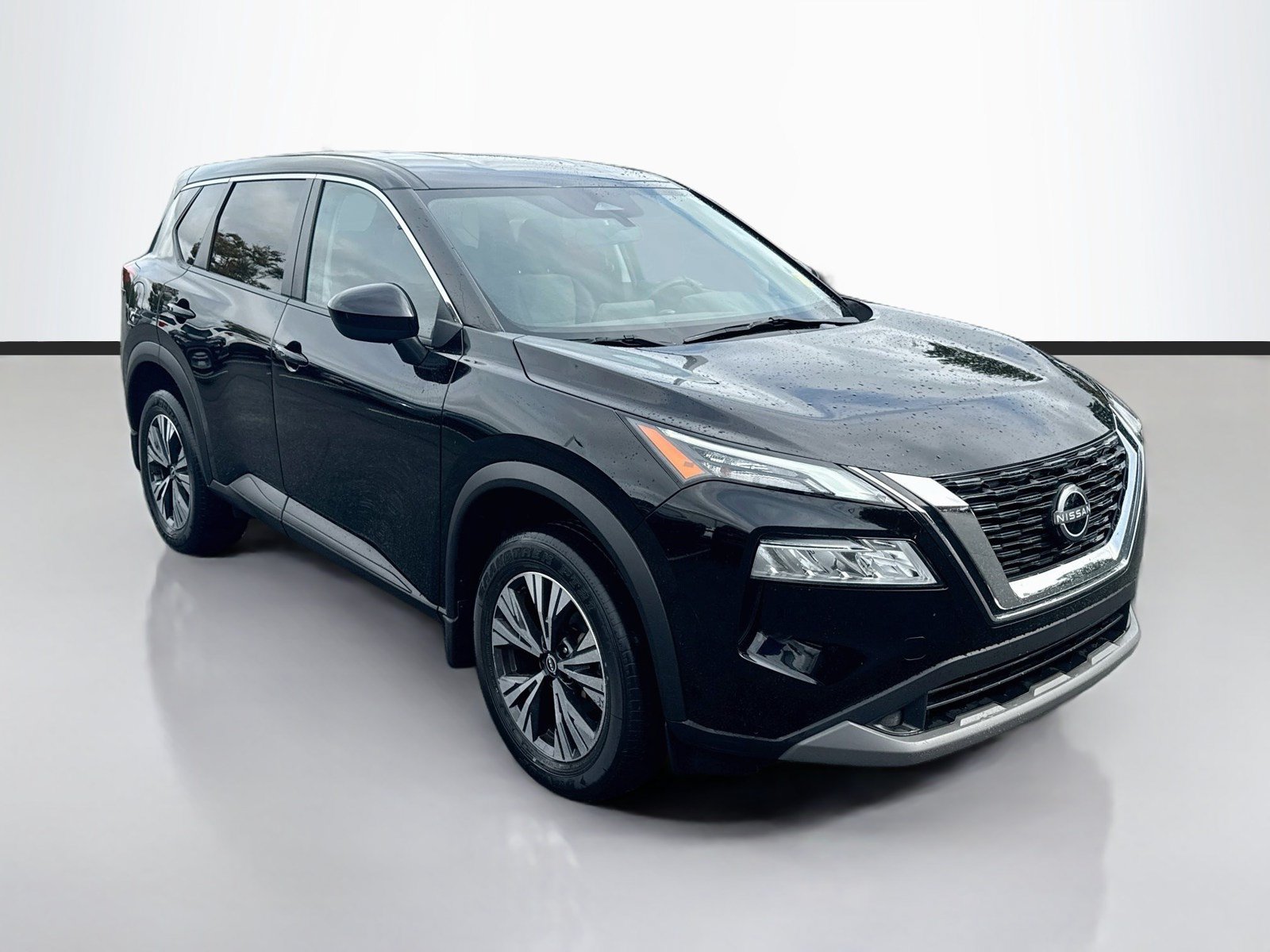 Used 2023 Nissan Rogue SV FWD image 1