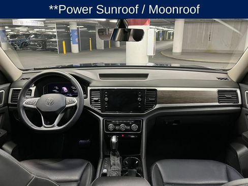 Used 2023 Volkswagen Atlas SE w/ Panoramic Sunroof Package image 7