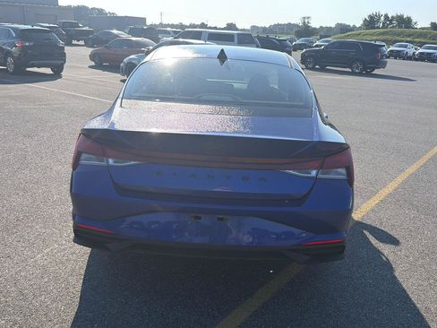Used 2023 Hyundai Elantra SEL w/ Convenience Package FWD image 4