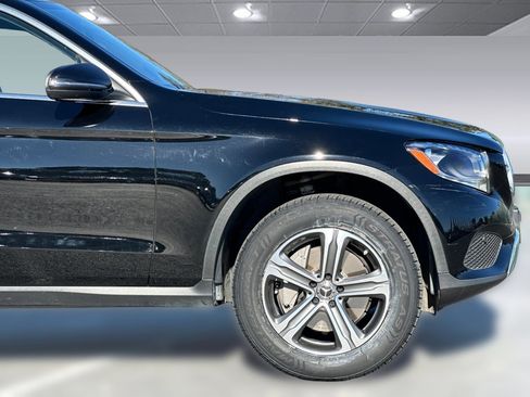 Used 2019 Mercedes-Benz GLC 300 4MATIC image 34