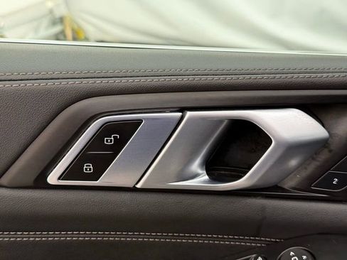 Used 2024 BMW X5 xDrive40i w/ Premium Package image 35