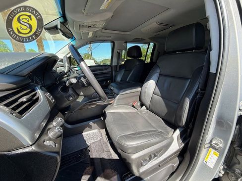 Used 2019 Chevrolet Suburban LT image 12