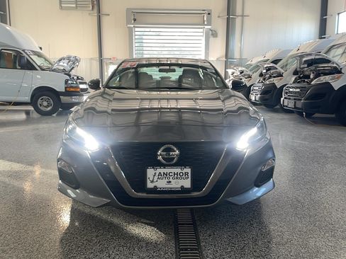 Used 2020 Nissan Altima 2.5 SR AWD/4WD image 2