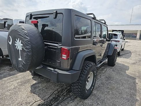 Used 2018 Jeep Wrangler Unlimited Sport image 10