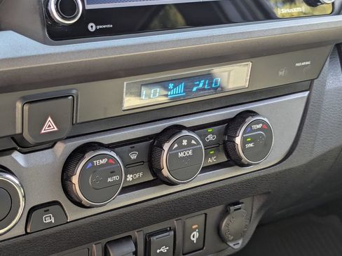 Used 2022 Toyota Tacoma TRD Sport AWD/4WD image 19