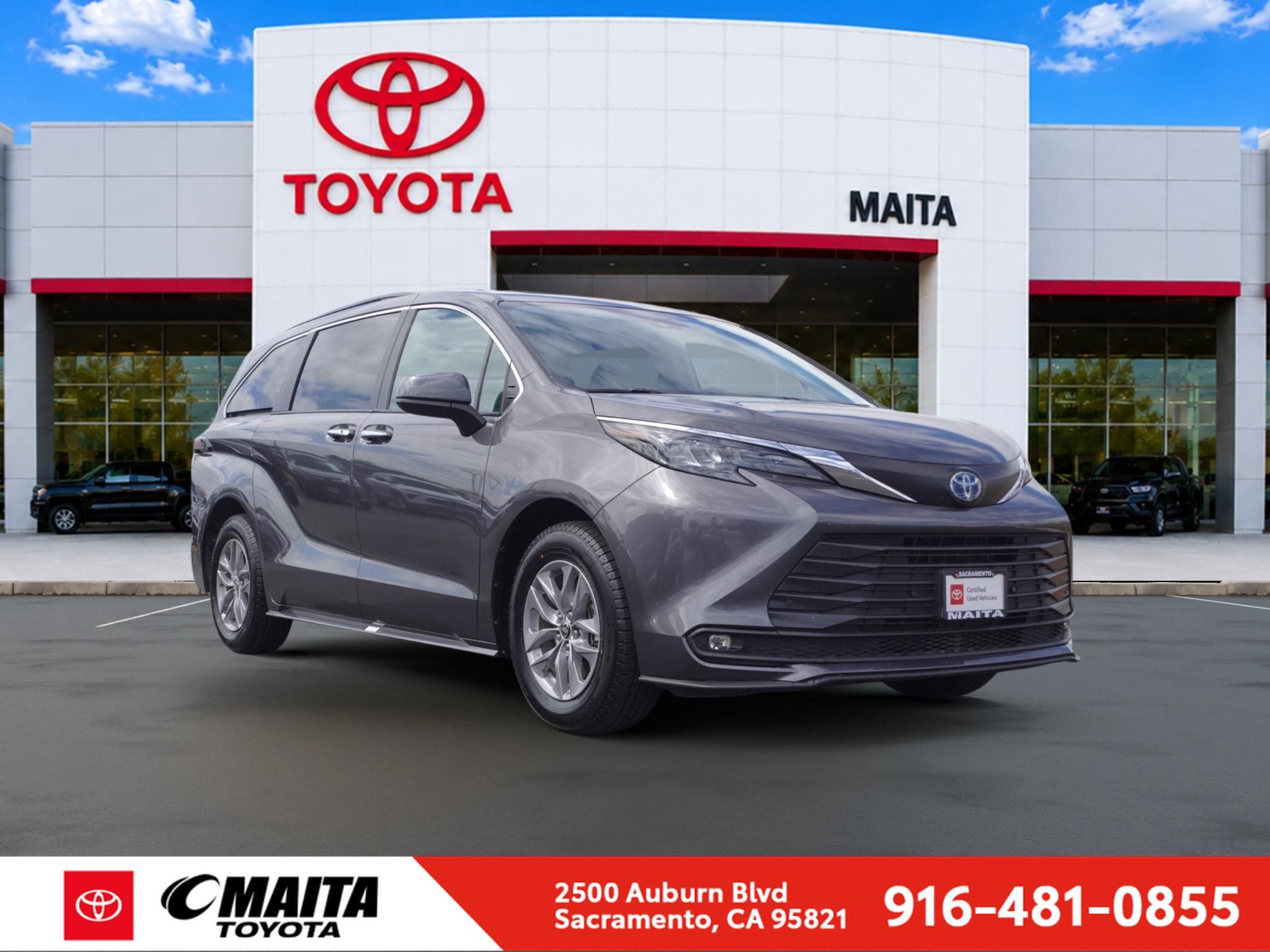 Certified 2025 Toyota Sienna XLE FWD image 1