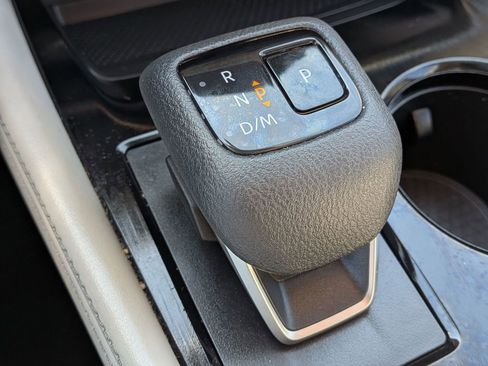 Used 2023 Nissan Rogue SL image 19