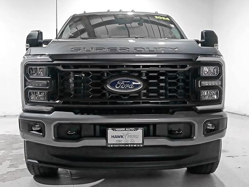 Used 2024 Ford F250 XL w/ STX Appearance Package AWD/4WD image 2